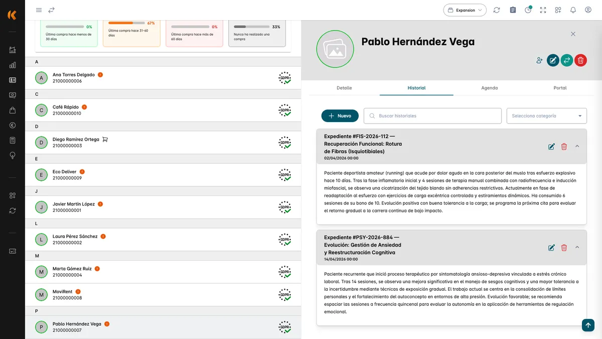 Lista de clientes en Kiby y ficha de un paciente con su historial: dos expedientes con notas de evolución