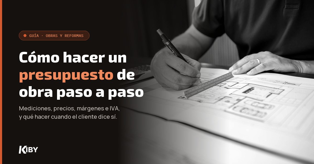 Persona trazando un plano con regla y lápiz, con el título Cómo hacer un presupuesto de obra paso a paso